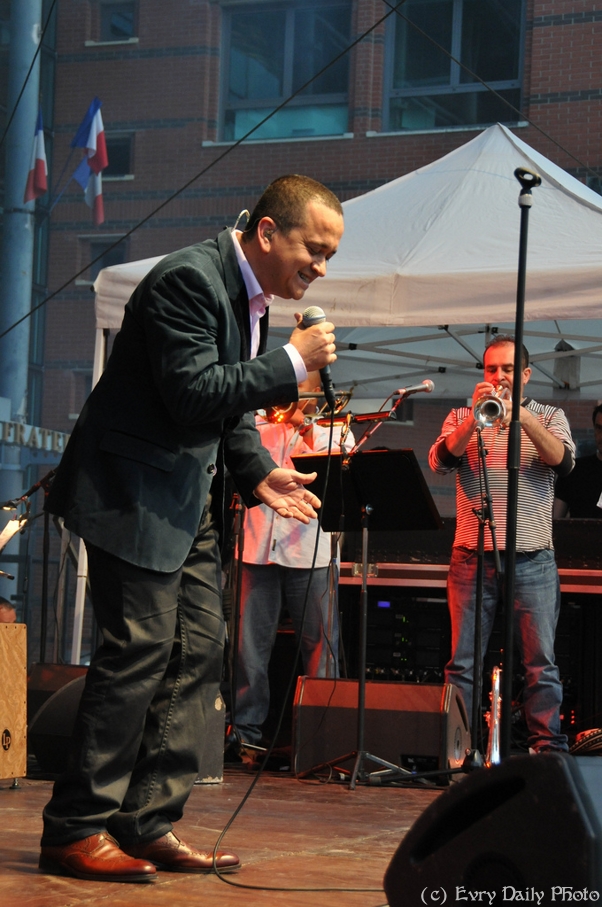 Evry Daily Photo - Fete de la Musique Evry 2010 - Yuri Buenaventura - large - 4734819891.jpg